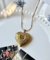 Kapakta Harfli Kalp Fotoğraflı Kolye (2,1 cm)