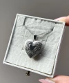 Çift Fotoğraflı İşlemeli Kapaklı Kalp Kolye | Çelik (1.7 cm)