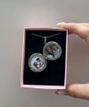 Çift Fotoğraflı Yuvarlak Kapaklı Kolye (2 cm)