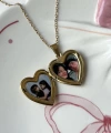 Fiyonk Detaylı ve Çift Fotoğraflı İşlemeli Kapaklı Kalp Kolye | (2,1 cm)