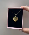 Fotoğraflı ve Yazılı Yuvarlak Altın Kapaklı Kolye ( 1,5 cm )