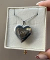 Love Desenli Kapaklı Çift Fotoğraflı Kolye (2,1 cm)
