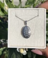 Oval Desenli Minimal Çift Fotoğraflı Kolye I Çelik (1,5 cm)