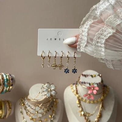 6lı Çiçek Küpe Seti