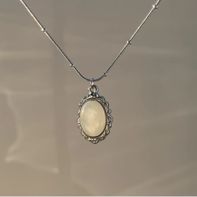 Vintage Çerçeve Ay Taşı Kolye | Çelik