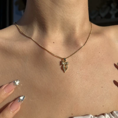 Minimal Taşlı Fiyonk Kolye
