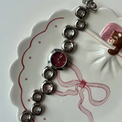 Bordo Ekran Tasarım Saat