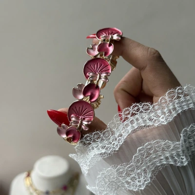 Elora Pembe Çiçek Kelepçe Bileklik
