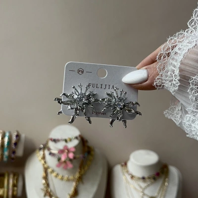 Kristal Çiçek Küpe