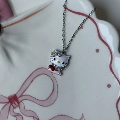Sweet Hello Kitty Kolye