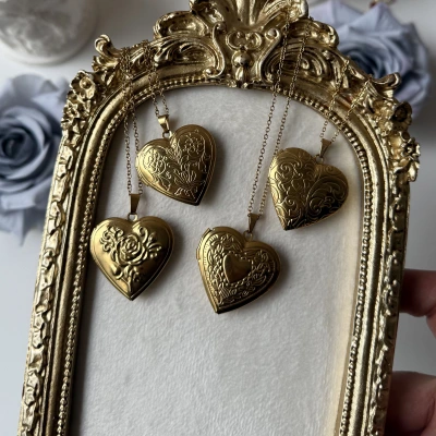 Desenli Kalp Fotoğraflı Kapaklı Kolye