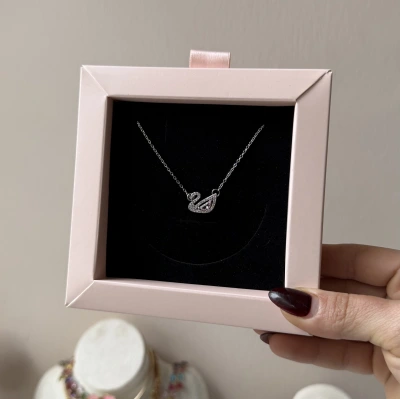 Pembe Taşlı Kuğu Kolye