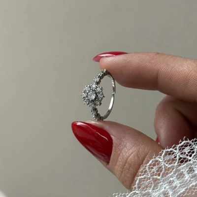 Çoklu Taşlı Yüzük