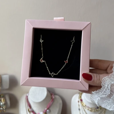 Kırmızı Siyah Taşlı Kelebek Kolye