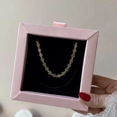 Çiçekli Zincir Kolye