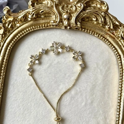 Taşlı Çiçek Bileklik