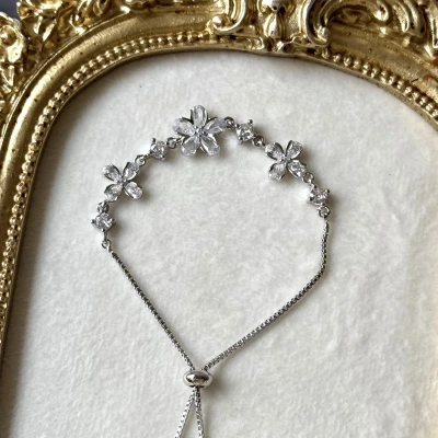 Taşlı Çiçek Bileklik