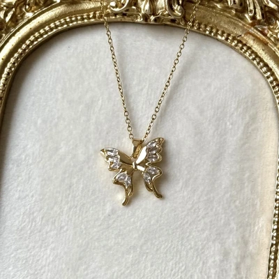 Taşlı Kelebek Kolye