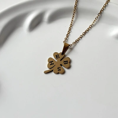 Dört Harfli Yonca Kolye