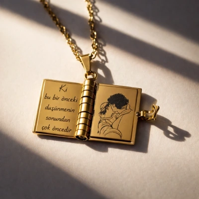 Yazılı ve Tek Fotoğraflı Gül Desenli Kitap Kolye