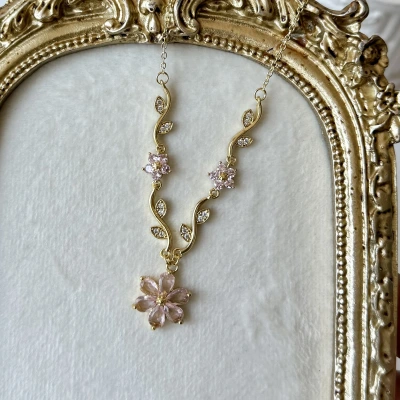 Pembe Taşlı Blossom Vine Kolye