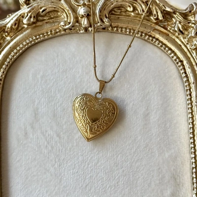 Desenli Fotoğraflı ve Yazılı Kapaklı Kolye (1,8 cm)