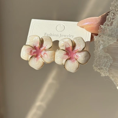 Sakura Küpe