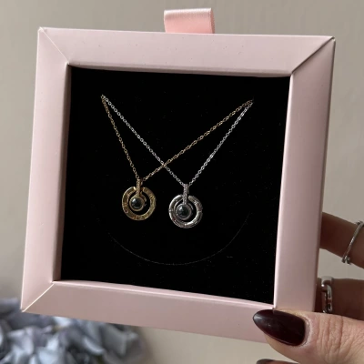 99 Dilde Seni Seviyorum Yazan Mercekli Kolye