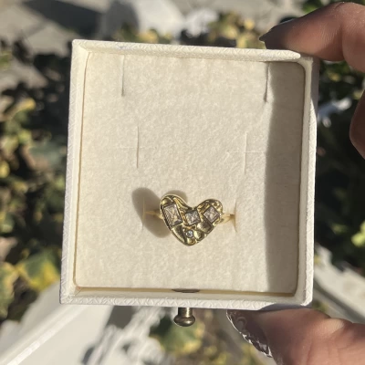 Beyaz Taşlı Kalp Vintage Yüzük I Ham Pirinç