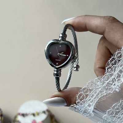 Bordo Kalp Ekran Kelepçe Saat