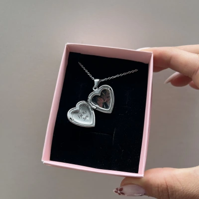 Fotoğraflı ve Yazılı Kalp Desenli Kapaklı Kolye (1,5 cm)