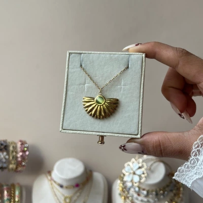 Güneş Yelpazesi Kolye