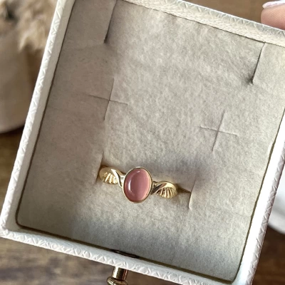 Pembe Taşlı Kanatlı Vintage Yüzük I 14 Altın Kaplama
