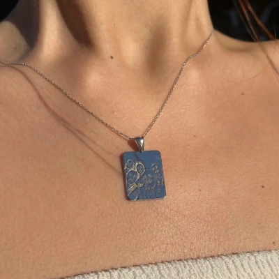 Kesik Plaka Çizgisel Portre Kolye | 925 Gümüş