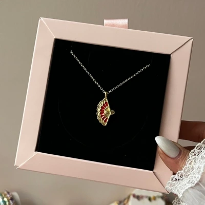 Kırmızı Yelpaze Kolye