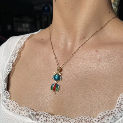 Lotus Çiçekli Mavi Balık Kolye
