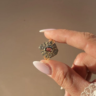 Majesta Pembe Taşlı Yüzük