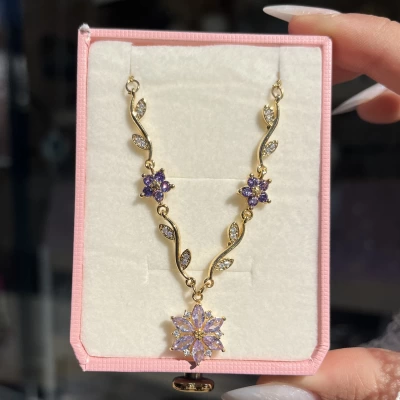 Mor Prenses Çiçeği Violet Kolye