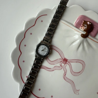 Beyaz Ekran Choppers Saat