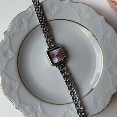 Kare Pembe Ekran Choppers Saat