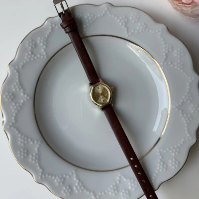 Kahverengi Kordonlu Saat