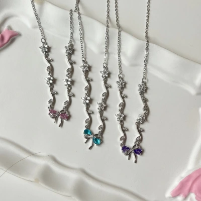 Sarmaşık Çiçeği Kolye