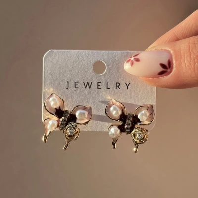 Sedef Kelebeği Küpe