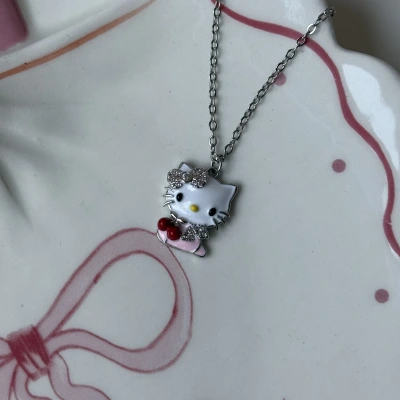 Sweet Hello Kitty Kolye