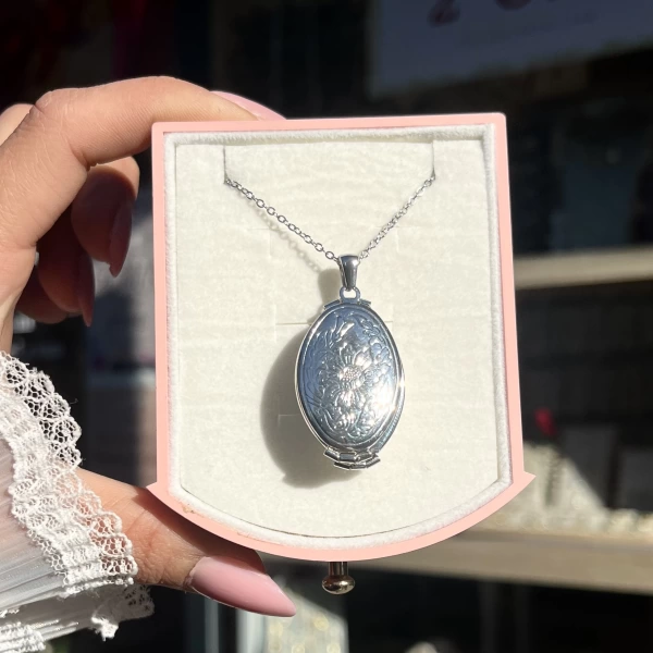 4 Fotoğraflı Oval Kapaklı Kolye | Çelik