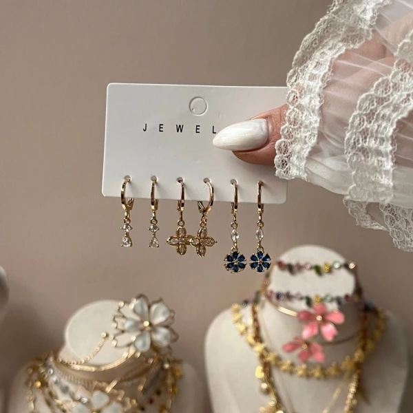 6lı Çiçek Küpe Seti