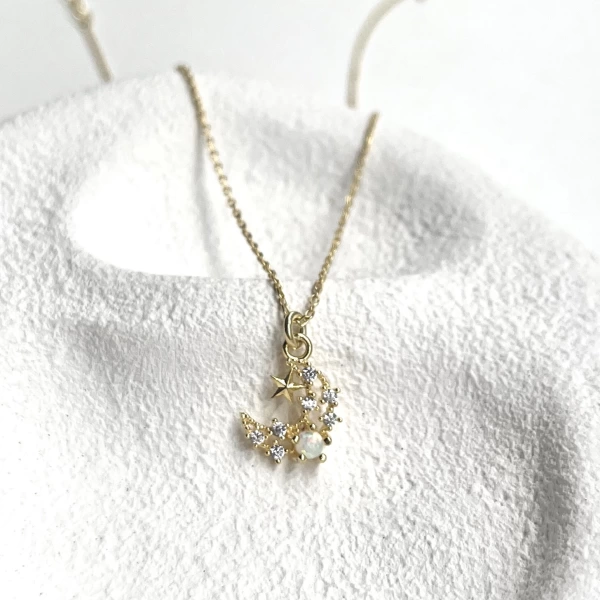 Opal Taşlı Minimal Hilal Kolye I 925 Gümüş