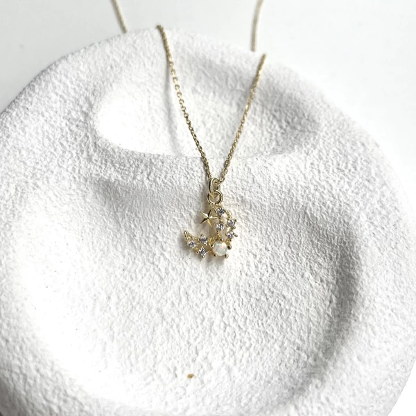 Opal Taşlı Minimal Hilal Kolye I 925 Gümüş