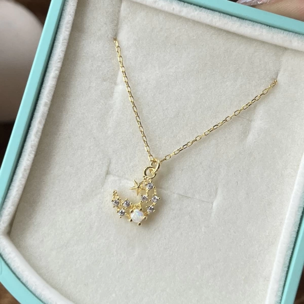 Opal Taşlı Minimal Hilal Kolye I 925 Gümüş