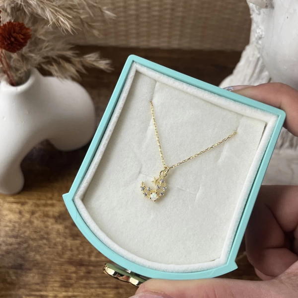 Opal Taşlı Minimal Hilal Kolye I 925 Gümüş